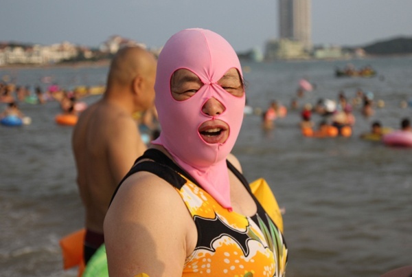 Facekini - trào lưu làm đẹp siêu dị tại Trung Quốc
