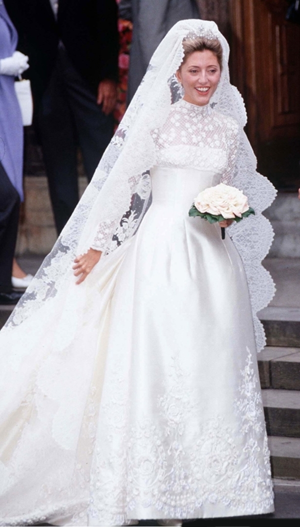 Váy cưới hoàng gia tuyệt đỉnh: Niềm khát khao của mọi cô gái