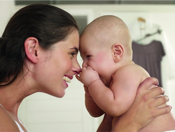 7 cách giúp mẹ tìm lại sự tươi trẻ, tự tin sau khi sinh con