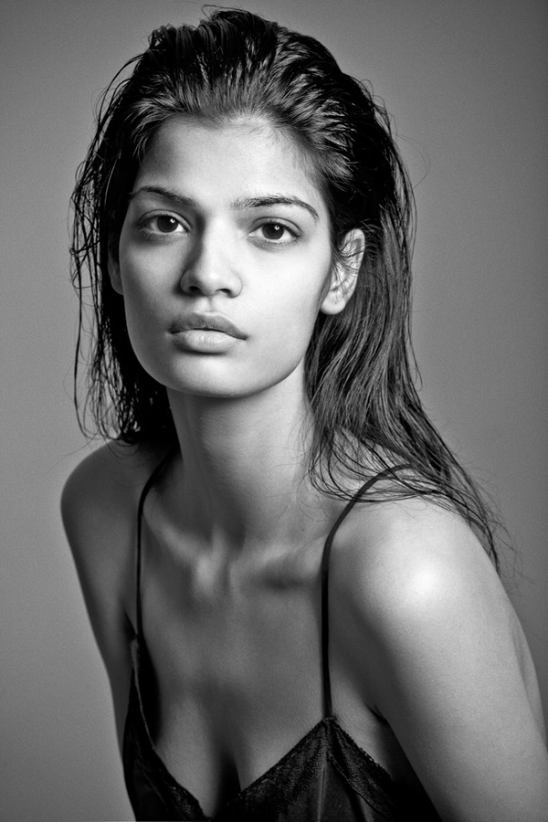 5 gương mặt người mẫu Ấn Độ gây chú ý trên sàn catwalk quốc tế