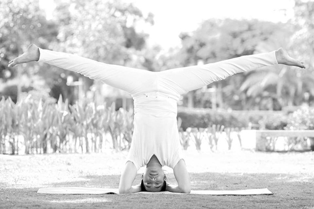 Nguyễn Phi Hùng duy trì sự tươi trẻ nhờ yoga