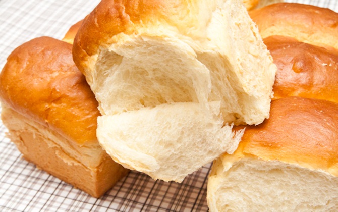 Trổ tài bữa sáng với bánh mì sữa Hokkaido thơm mềm hấp dẫn