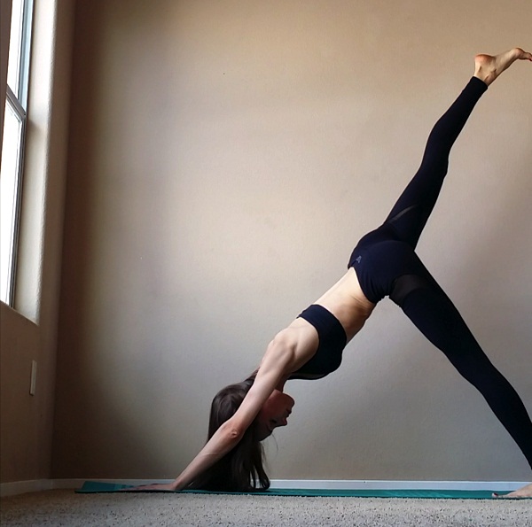 4 bài tập yoga cho vòng ba săn gọn, gợi cảm