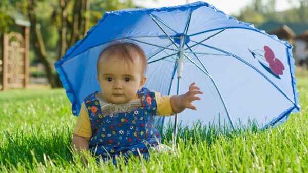 Những lưu ý khi chăm sóc trẻ sơ sinh và trẻ nhỏ khi thời tiết nóng