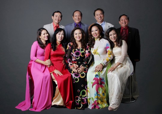 Tiếng hát mãi xanh - lối đi riêng của giải trí Việt