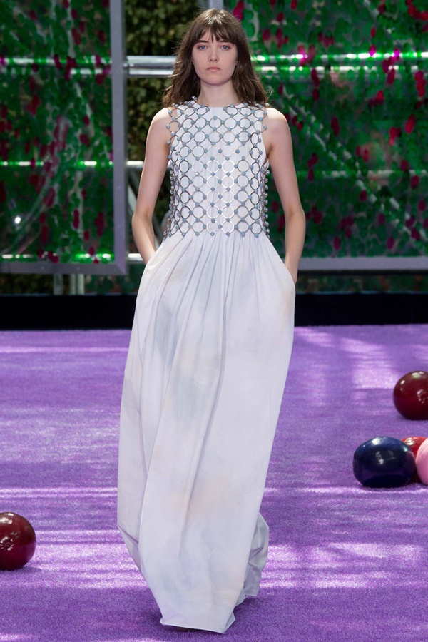 Ấn tượng chào thu từ BST cao cấp của Dior, Fendi và Chanel