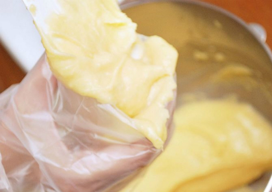 Cách làm bánh su kem không cần lò nướng