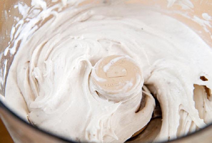 Làm kem chuối bơ đậu phộng đơn giản bằng máy xay sinh tố