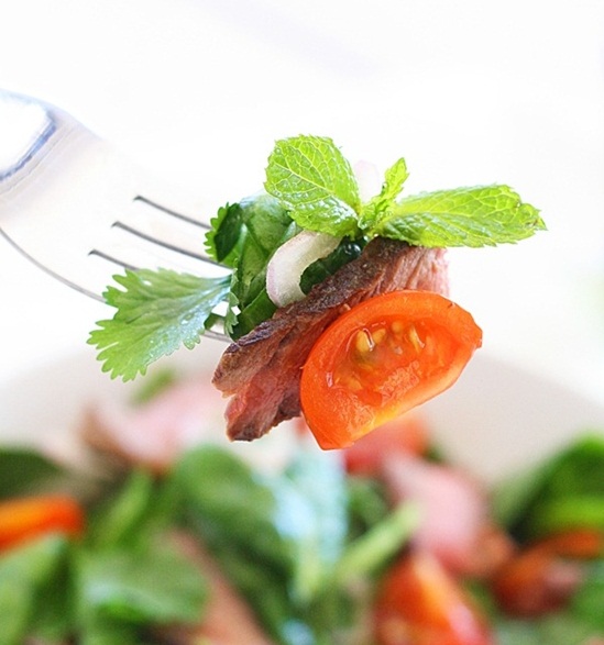Salad bò chua cay kiểu Thái cực ngon