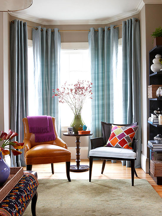 6 cách trang trí cửa sổ cho phòng khách đẹp lung linh