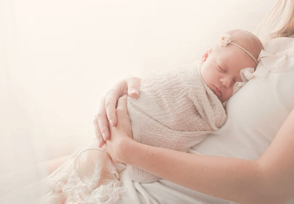 10 mẹo giúp mẹ 'sống sót' qua tháng đầu sau sinh (P1)