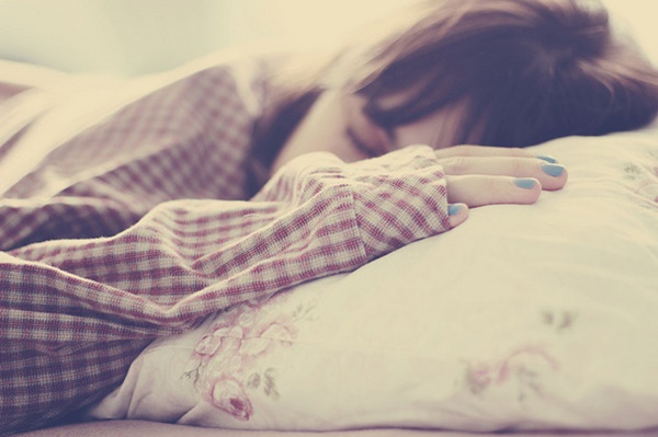 Ngủ không đủ giấc – coi chừng 8 dấu hiệu da bị xấu đi trầm trọng