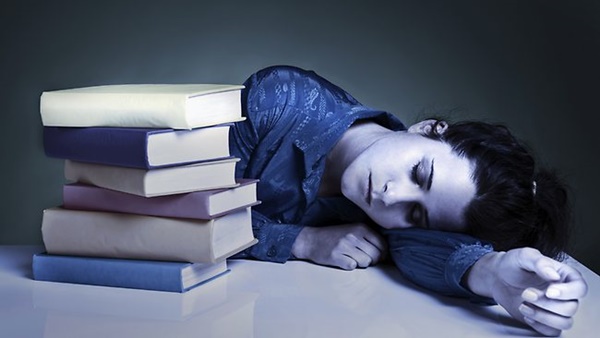 Ngủ không đủ giấc – coi chừng 8 dấu hiệu da bị xấu đi trầm trọng