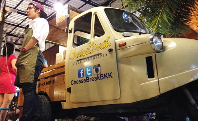 10 xe tải bán đồ ăn nổi tiếng đất Bangkok