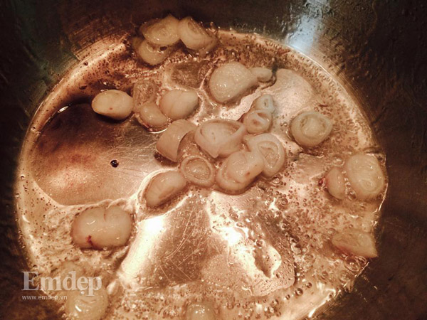 Cách nấu canh ngao chua với dứa ngon tuyệt