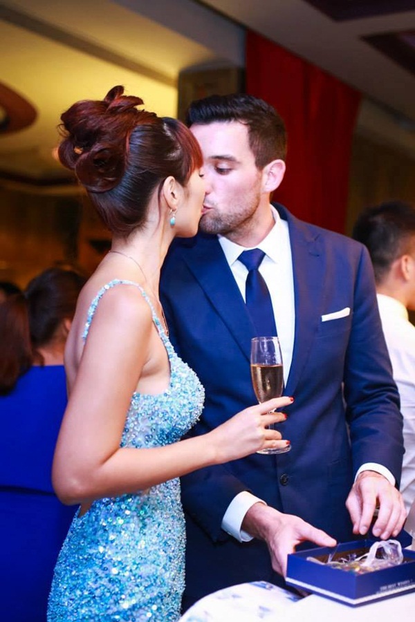 Loạt ảnh hạnh phúc đáng “ghen tị” của Hà Anh và chồng sắp cưới