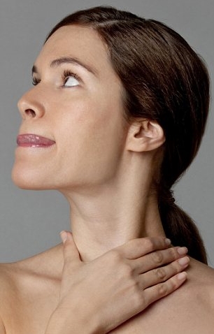 Trẻ hóa da mặt cấp tốc với 10 bài tập massage đơn giản