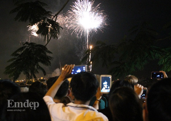 Tp.HCM: Người dân háo hức xem pháo hoa kỷ niệm 70 độc lập của đất nước