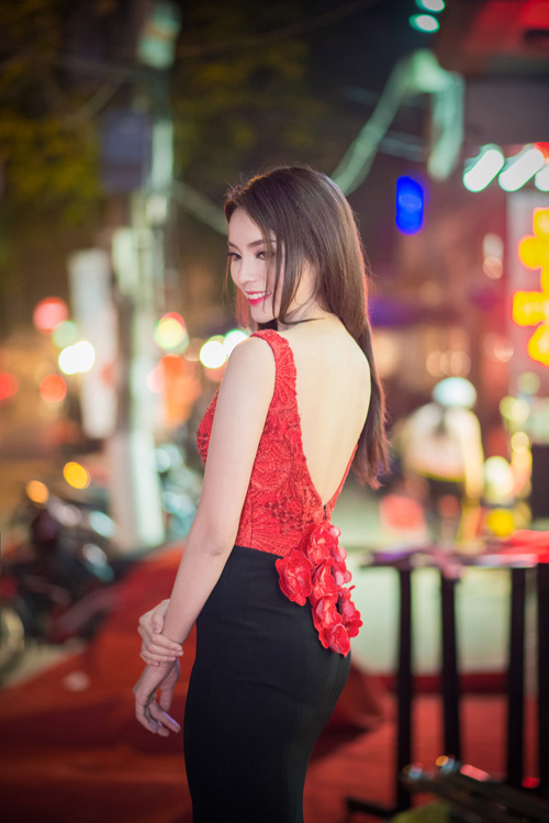Top 10 mẫu váy hở lưng đẹp nhất của dàn mỹ nhân Việt