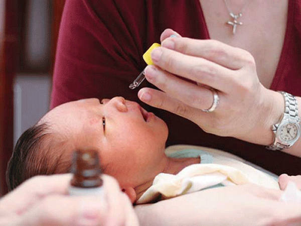 Cách rửa mũi cho trẻ sơ sinh đúng cách