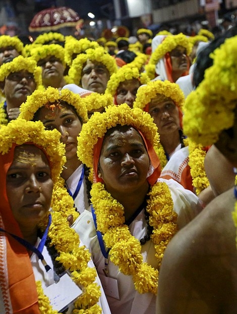 Cận cảnh về lễ hội tắm thánh Kumbh Mela độc đáo của Ấn Độ