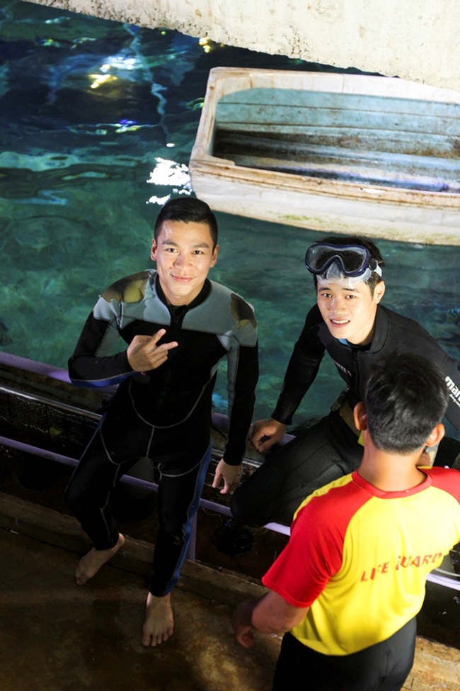 VNTM 2015 gây sốc với thử thách chụp ảnh dưới nước sâu 4m