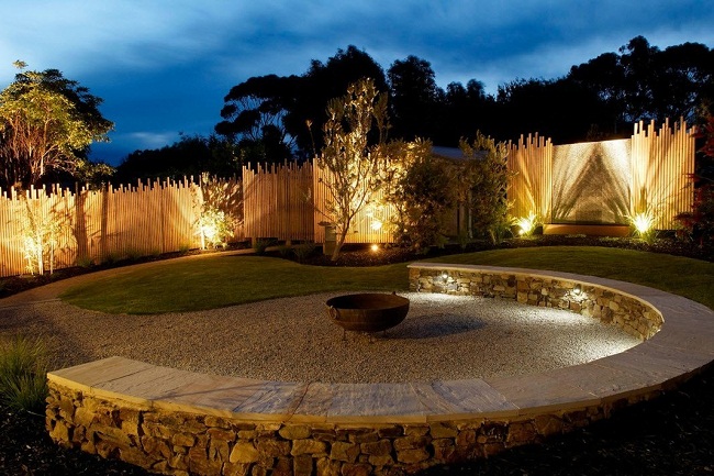 Thiết kế chiếu sáng tạo yếu tố lãng mạn cho sân vườn 1