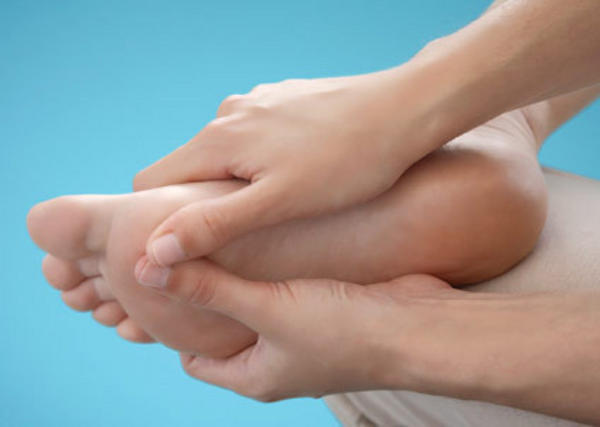 4 bài massage chân đơn giản giúp mẹ bầu 