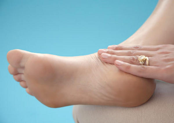 4 bài massage chân đơn giản giúp mẹ bầu 'tạm biệt' chứng phù nề 