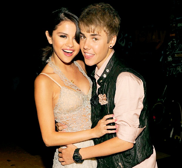 Sốc: Justin Bieber sống chung với Selena Gomez từ năm 18 tuổi