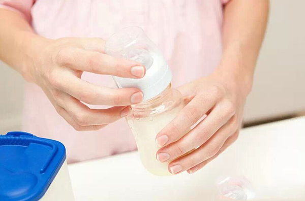 6 sai lầm 'không thể tha thứ' khi pha sữa cho trẻ