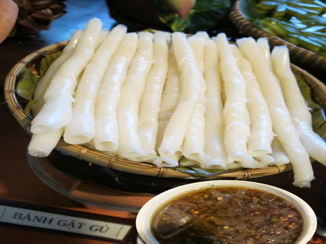 Đi ăn bánh Gật Gù ở Tiên Yên, Quảng Ninh