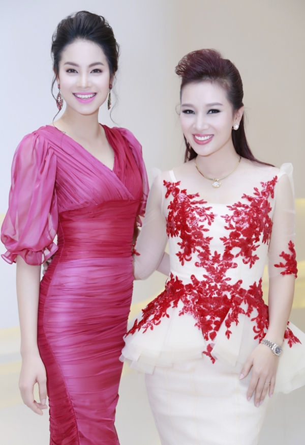 Hoa hậu Phạm Hương và gu thời trang lôi cuốn ngất ngây