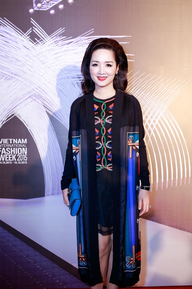 Mỹ nhân Việt lộng lẫy trên thảm đỏ Vietnam International Fashion Week 2015