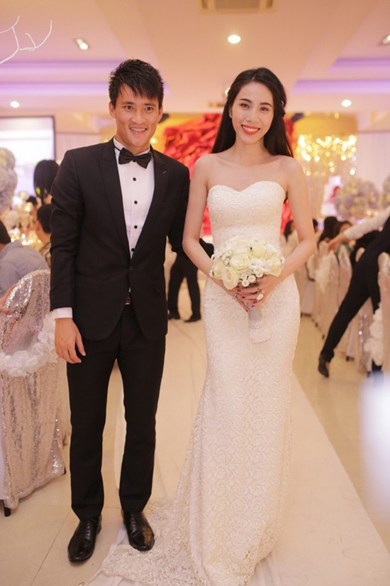 Ngắm những chiếc váy cưới 'lung linh' của mỹ nhân Việt.
