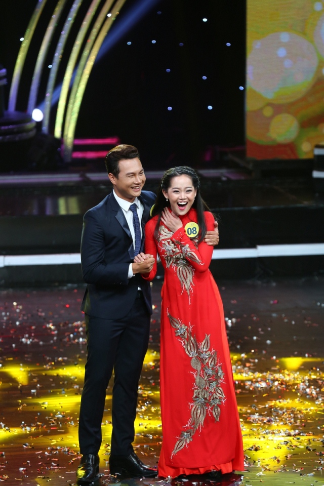 Nữ sinh Nhạc viện giành Én Vàng người dẫn chương trình 2015