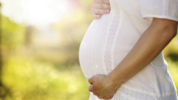 8 thói quen của mẹ bầu cực hại cho thai nhi