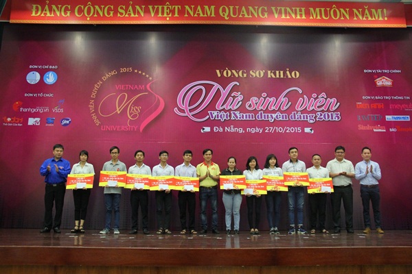 Nữ sinh Đà Nẵng háo hức với vòng Sơ khảo “Nữ sinh viên Việt Nam duyên dáng 2015”