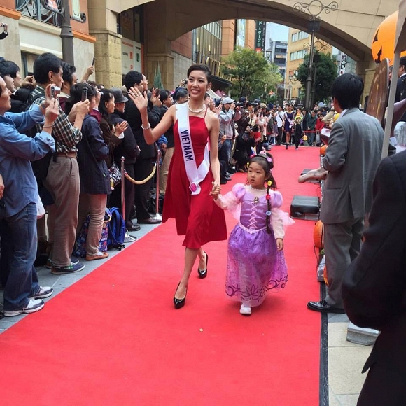 Thúy Vân được bình chọn trở thành Á Hậu cuộc thi Hoa hậu Quốc tế 2015