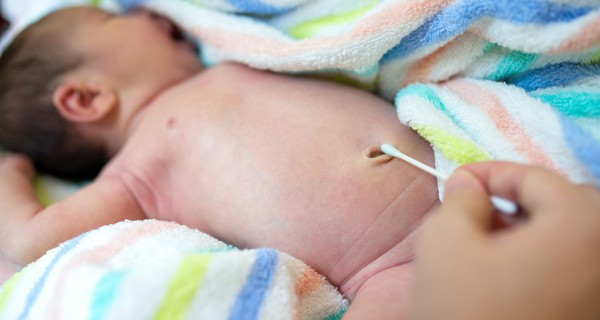 5 bước vệ sinh cơ thể trẻ sơ sinh đúng cách