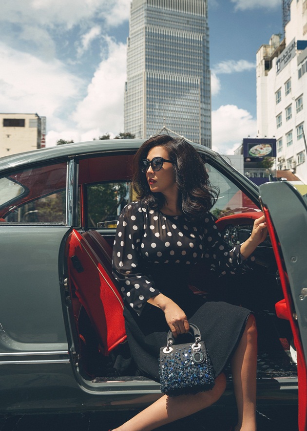 Ngắm style “Quý cô thành thị” thập niên 60 của Hoa hậu Thu Hoài