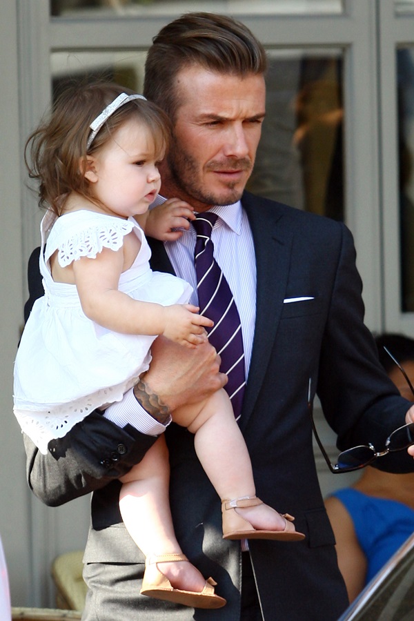 Những khoảnh khắc siêu ấm áp của David Beckham bên con gái Harper