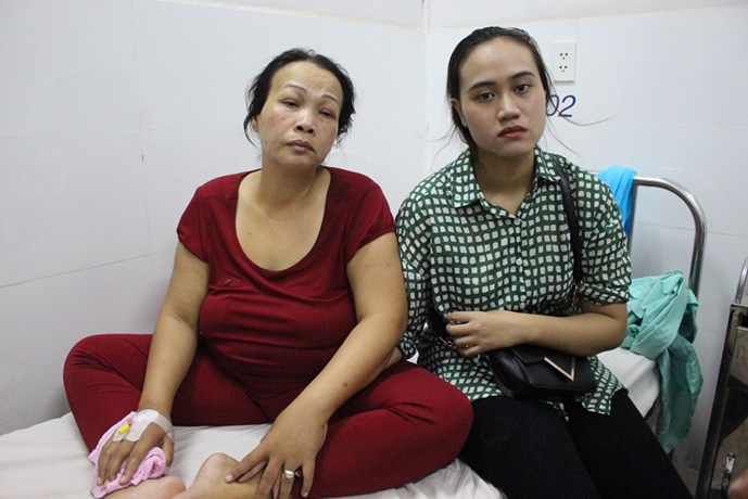 Con gái sư tử Kim Loan chăm chỉ hát lót kiếm tiền chữa ung thư cho mẹ