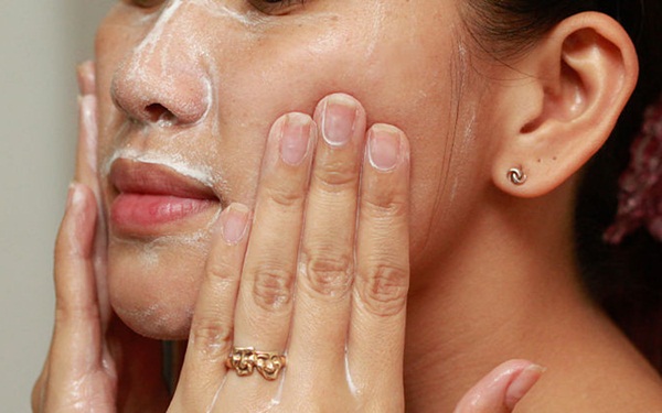 4 bước làm sáng và sạch da mặt với oxy già