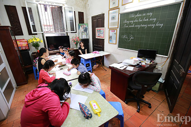 Trải lòng của thầy giáo 15 năm luyện viết chữ đẹp giữa phố cổ Hà Nội