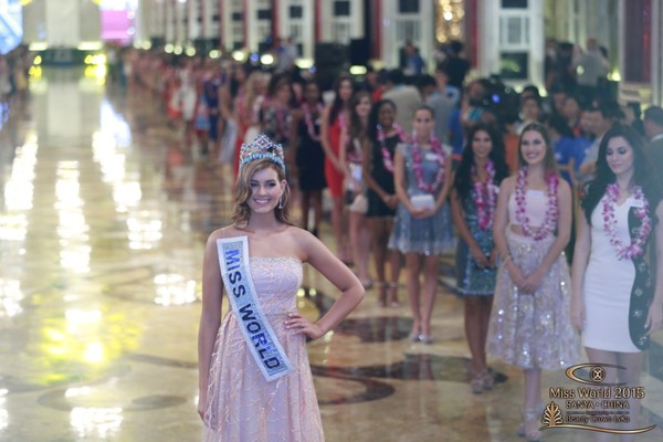 Lan Khuê được lựa chọn lên trang chủ bảng tin Miss World 2015