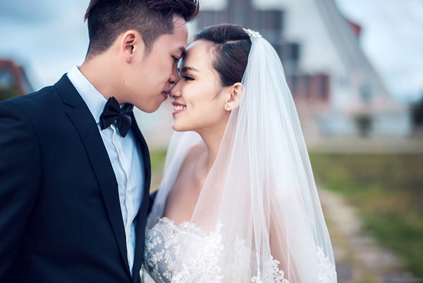 Trọn bộ ảnh cưới đẹp như mơ của Hoa hậu Diễm Hương.