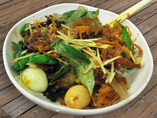 Những món ăn tạo nên thương hiệu vỉa hè của Sài Gòn