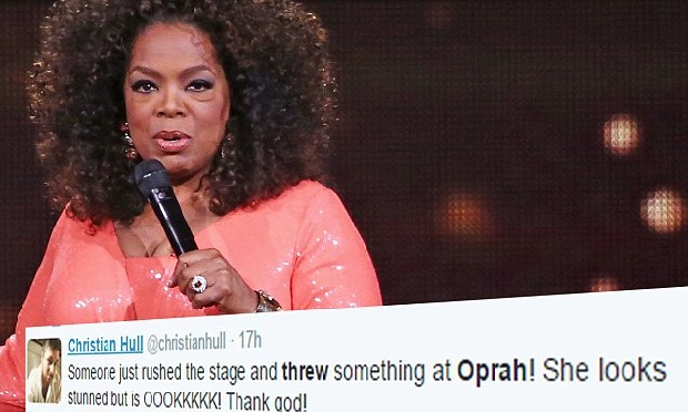 HOT: Oprah Winfrey bị tấn công bằng “vật thể lạ” ngay trên sân khấu