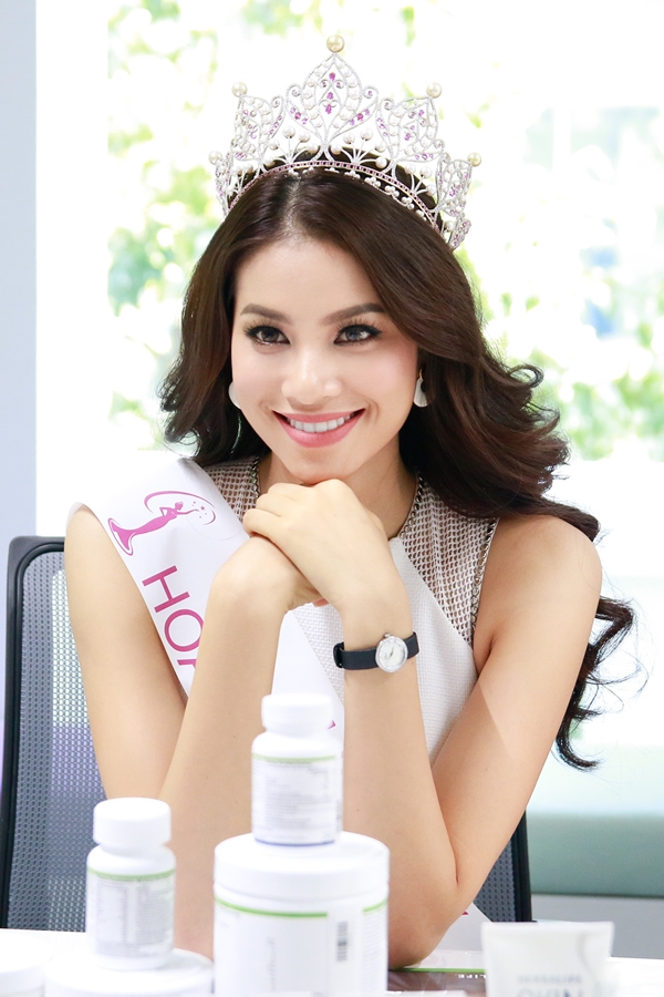 Miss World 2015: Đối thủ lộ ảnh nóng, Phạm Hương có khả năng đăng quang